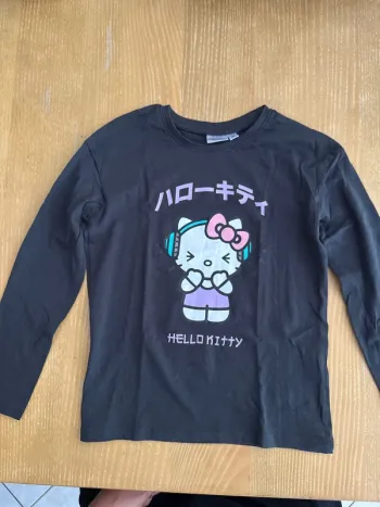 T-shirt hello kitty 8 ans