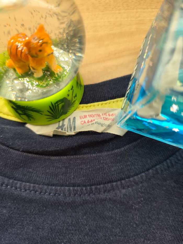 TEE-SHIRT GARÇON 👦 H&M TAILLE 4/6ANS - photo numéro 4