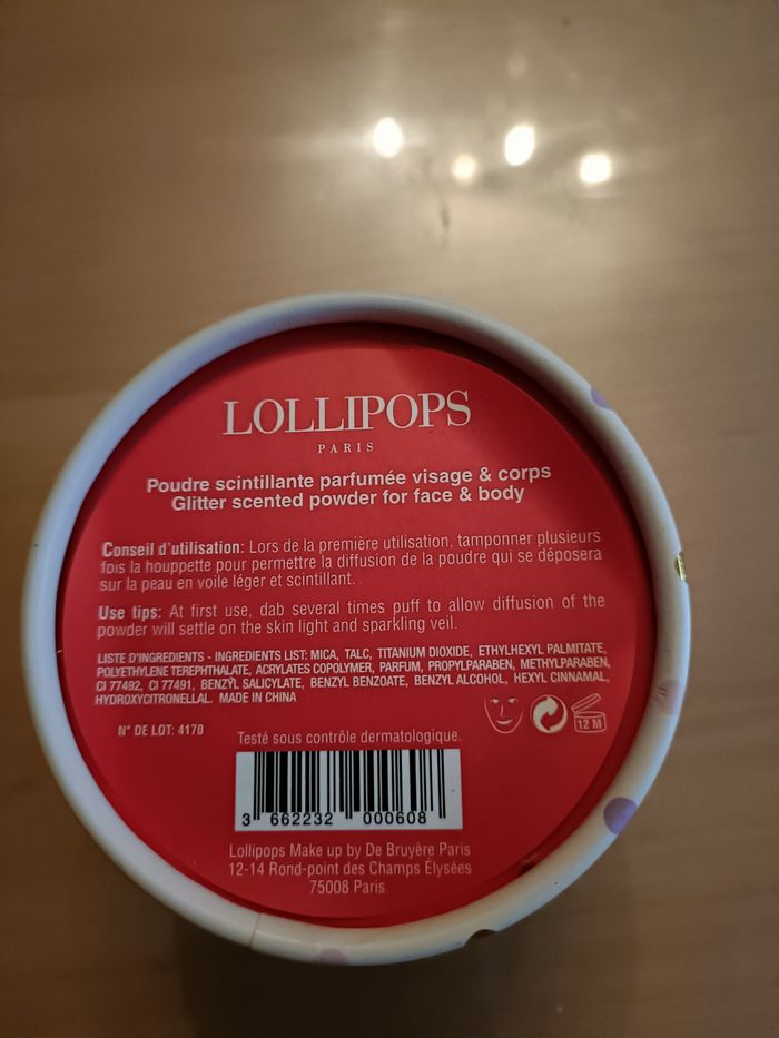 Lot de 4 palettes Lollipops + un blush + une houpette pailletée - photo numéro 2
