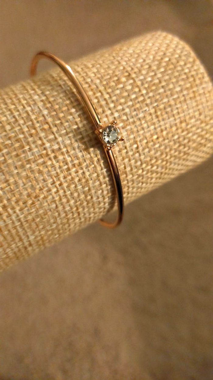 Bracelet doré avec cristal, femme - photo numéro 3