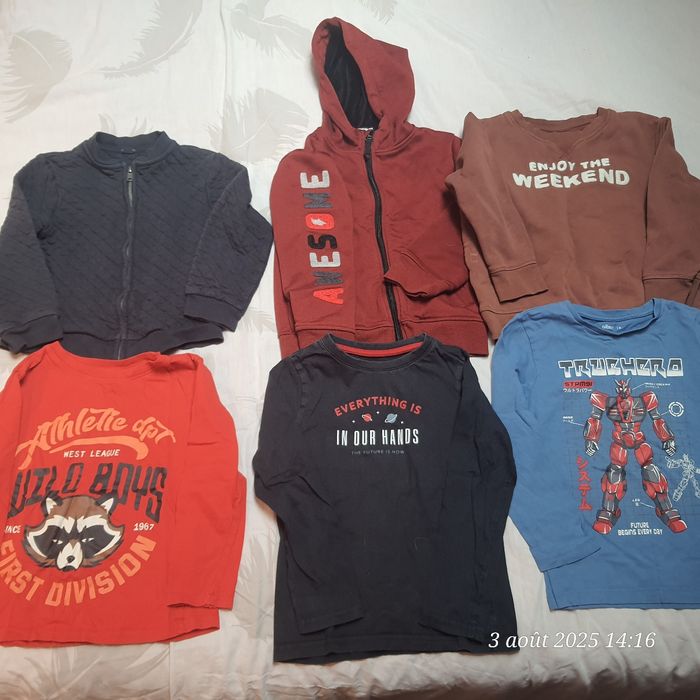Lot hauts garçon 6 ans