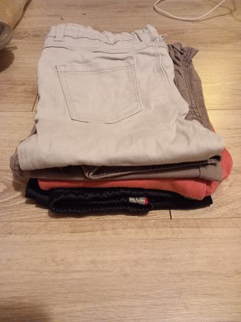 Lot 4 pantalons (8 ans)