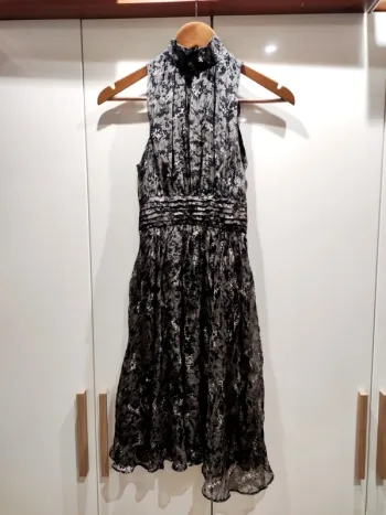 Robe longue fleurie en soie - très bon état