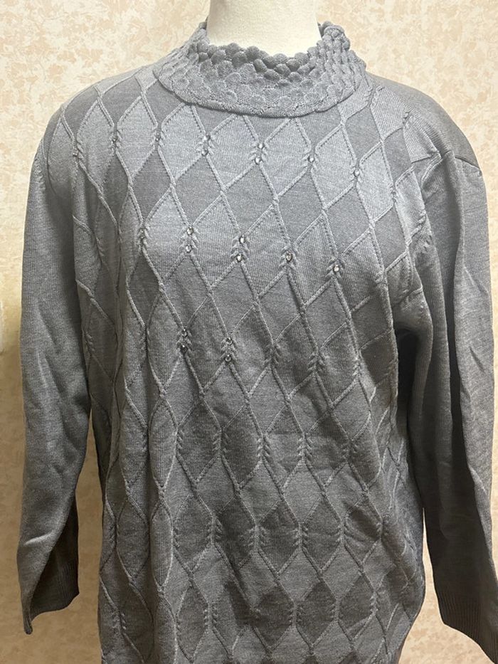 Pull à strass taille 48 - photo numéro 2