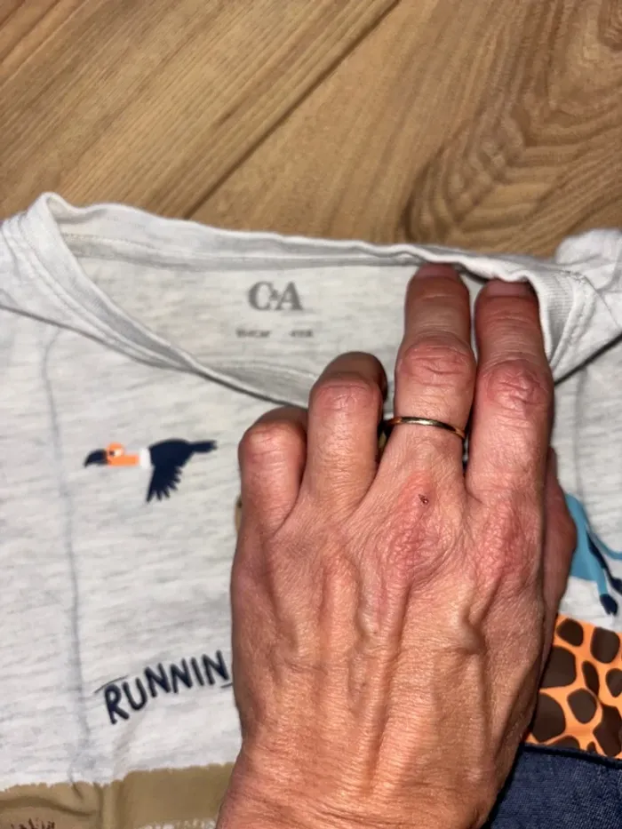 3 tee shirt garçon C&A 4 ans - photo numéro 6