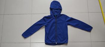 Gilet à capuche zippé 6/8 ans