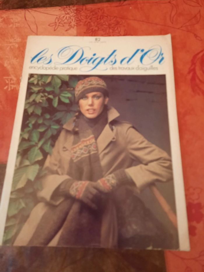 Patron de couture (les doigts d'or) et tricot