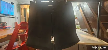 Short noir