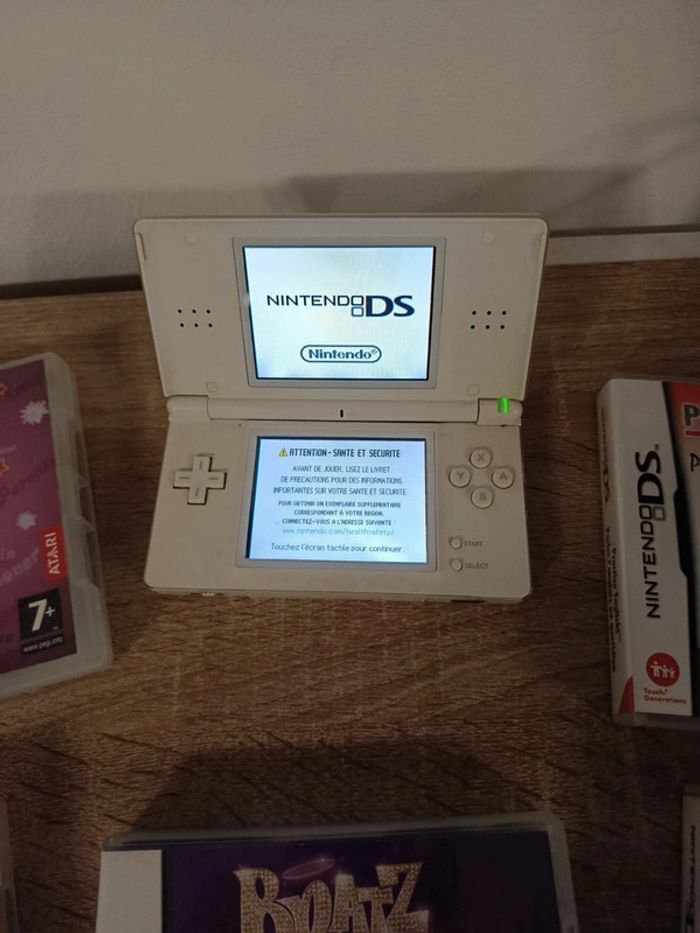 Nintendo Ds Lite blanche - photo numéro 3