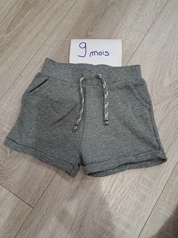 Short 9 mois