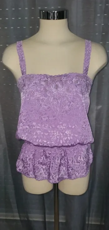 Magnifique haut satin violet broderies 36
