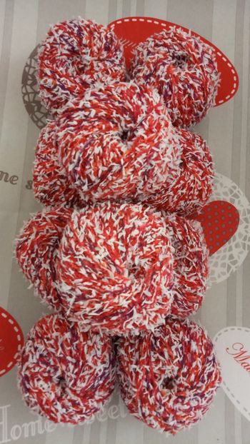 Lot de 10 Pelotes Fantaisie multicolore - Lot Neuf