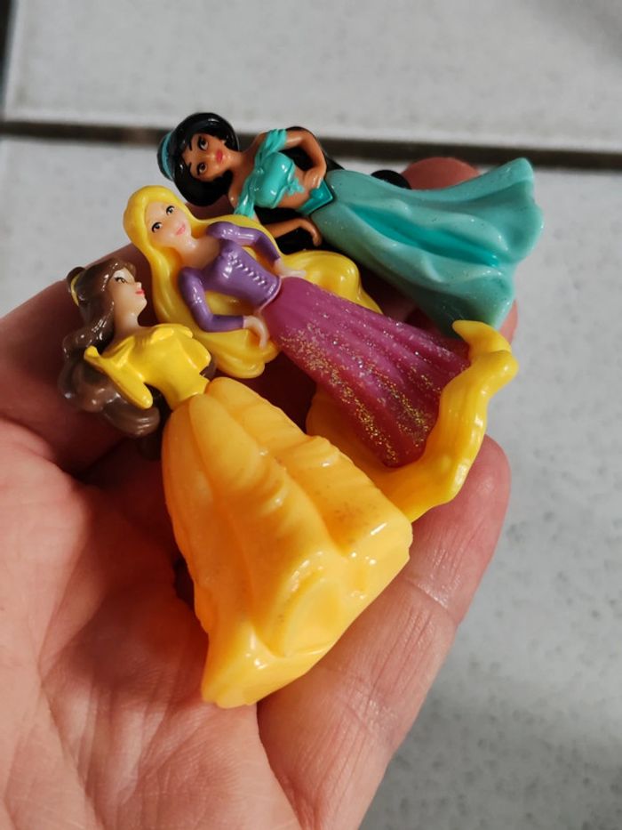 Lot de 3 figurines princesses - photo numéro 2