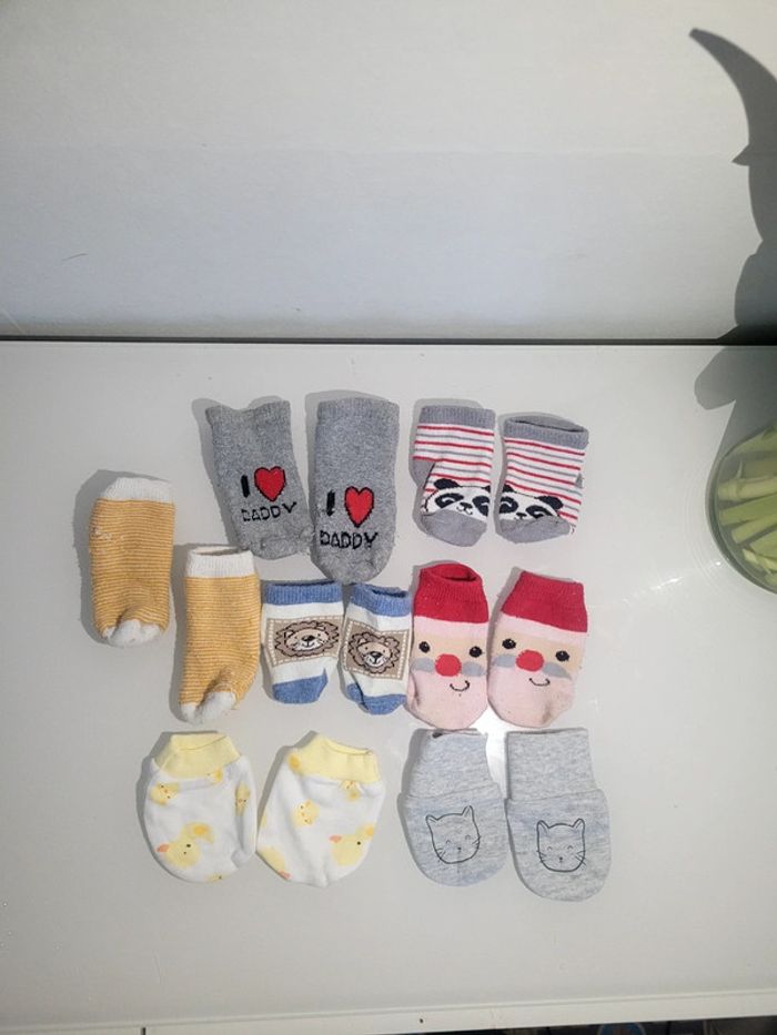 Lot Chaussettes et moufles bébé naissance - photo numéro 3