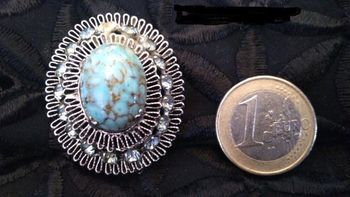 Broche strass et peut être la pierre en turquoise VINTAGE