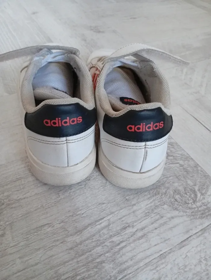 Baskets adidas pointure 34 - photo numéro 3
