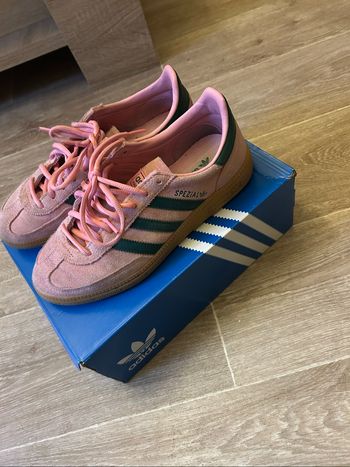 Baskets Adidas Spezial avec boîte