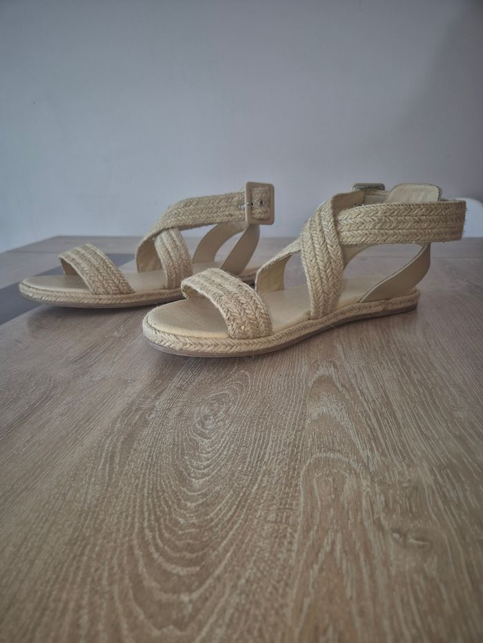 Sandale IKKS taille 39 - photo numéro 2