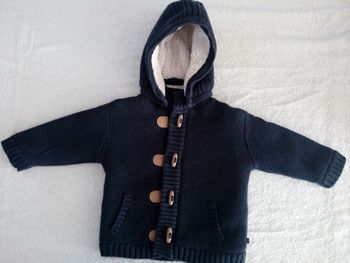 Gros gilet d'extérieur Obaïbi 9-12 mois bleu marine (réf perso O26)(familleac72)