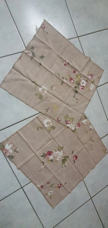 Lot de 2 serviettes de table vintage