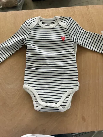 Lot de bodies enfant