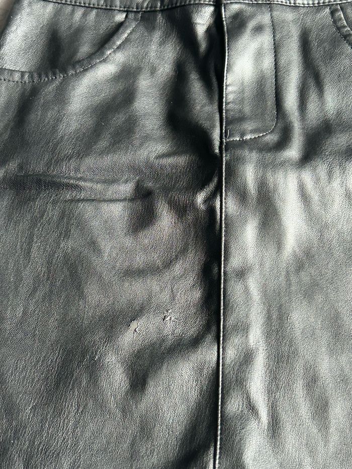 Petite jupe en similicuir enfant - photo numéro 2