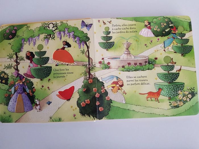 Livres princesses à animer et toucher - photo numéro 13