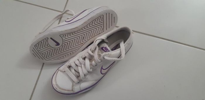 Chaussures baskets Nike pointure 36 - photo numéro 2