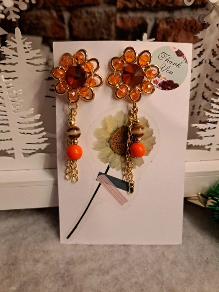 Boucles d'oreilles pendante strass orange avec perles - photo numéro 2