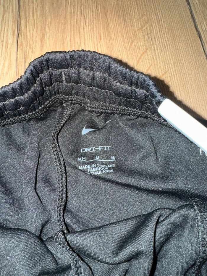 Short Nike dri-fit taille M 10-11 + ans neuf avec étiquettes - photo numéro 8