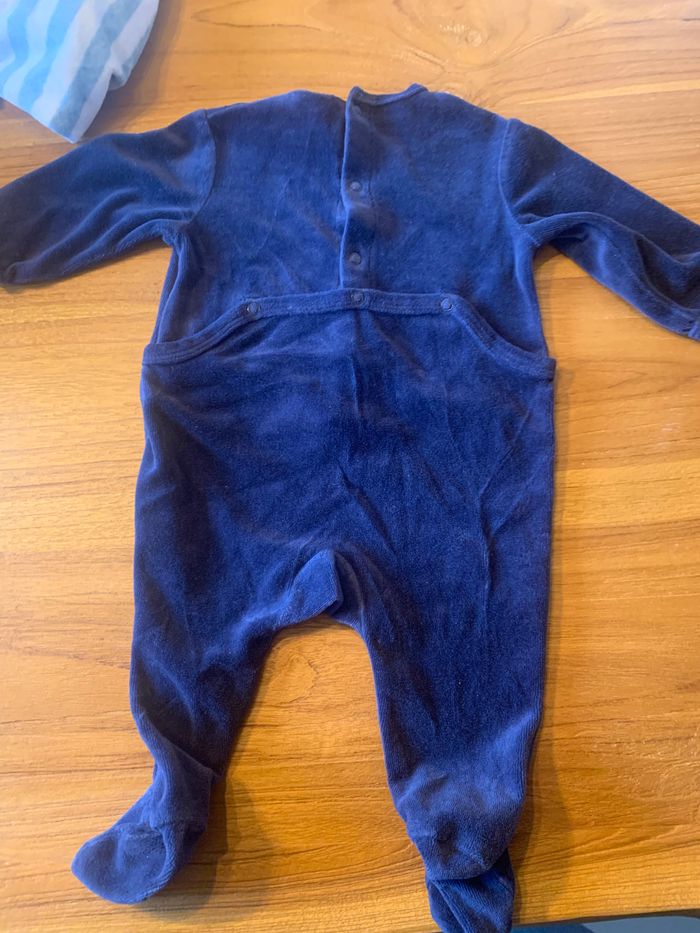 Pyjamas 6 mois - photo numéro 2