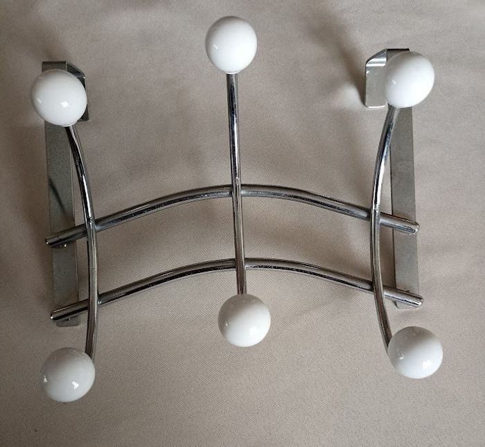 Porte-manteau design et moderne 6 crochets – Chrome et boules blanches - photo numéro 2