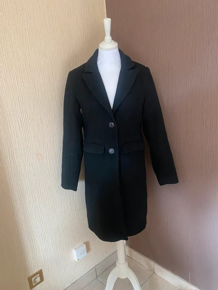Manteau noir simple . Veste longue . Taille 36 -S