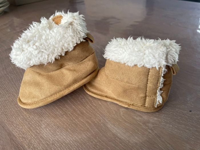 Chaussures / chaussons taille 3 mois - photo numéro 6