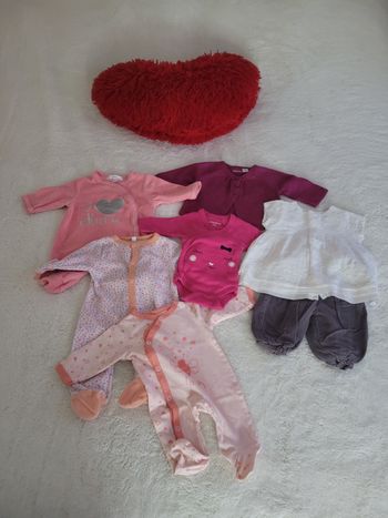 Lot de vêtements fille 0/1 mois