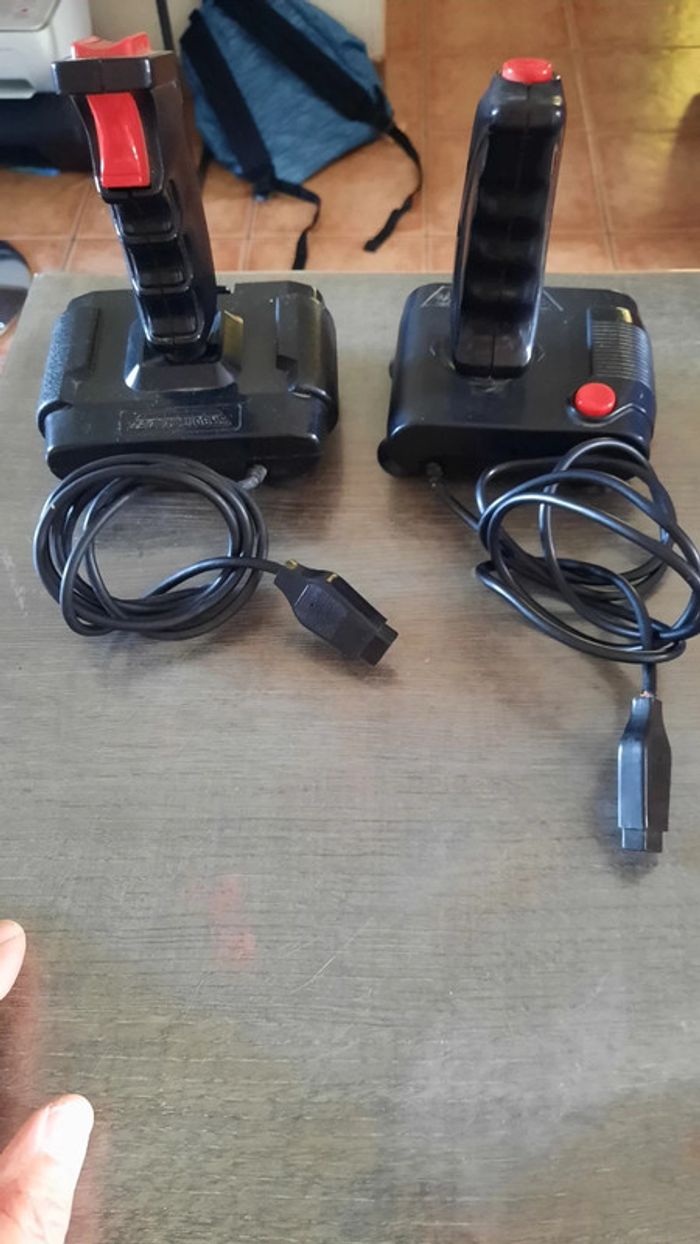 2 joystick megadrive - photo numéro 3