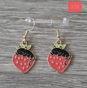 a vendre boucles d'oreilles.neuves emballees