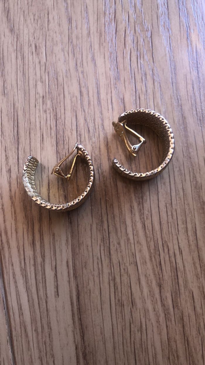 Boucles d’oreilles à clip vintage dorée - photo numéro 3