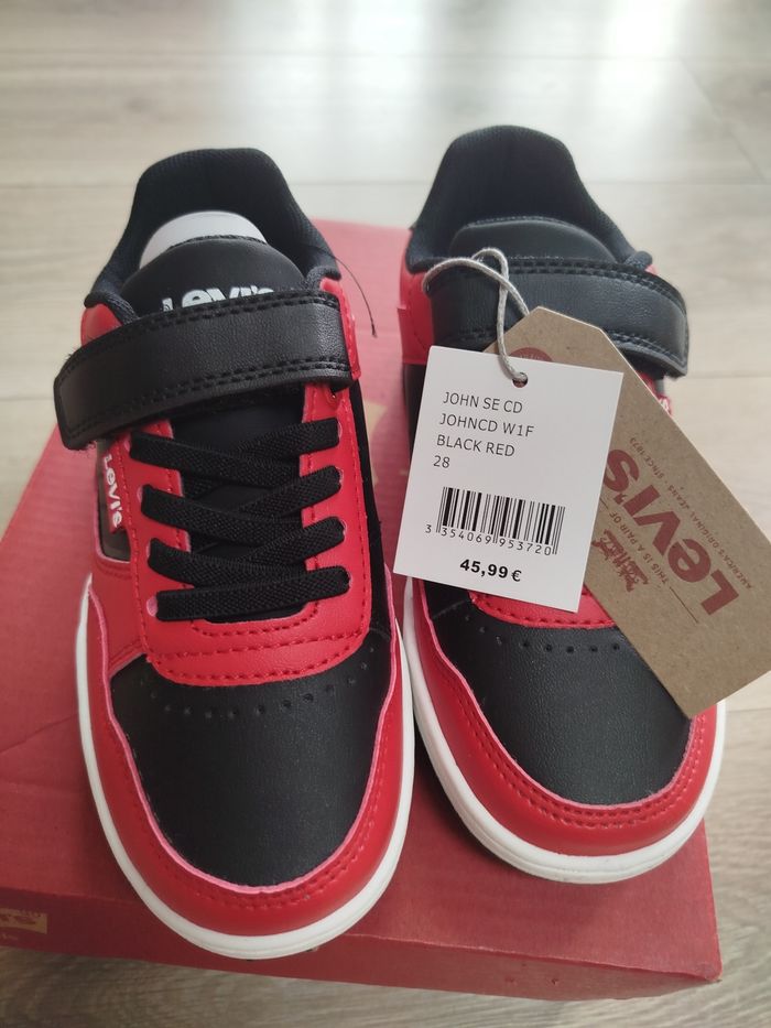 🦎 basket Levi's pointure 28 neuf 🦎 - photo numéro 4