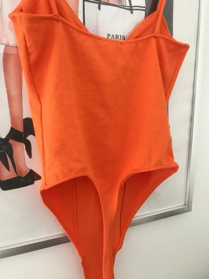 Body côtelé échancré Neuf Bershka M - photo numéro 5