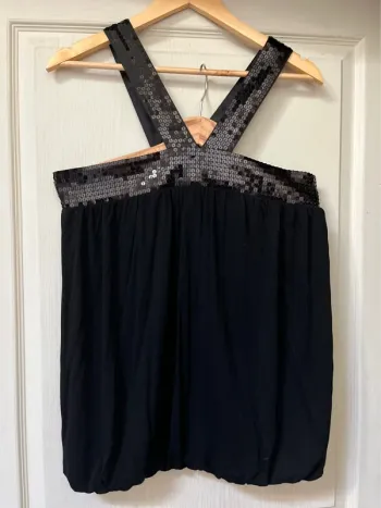 Super top, Vila taille L / Noir + sequin / très bon état