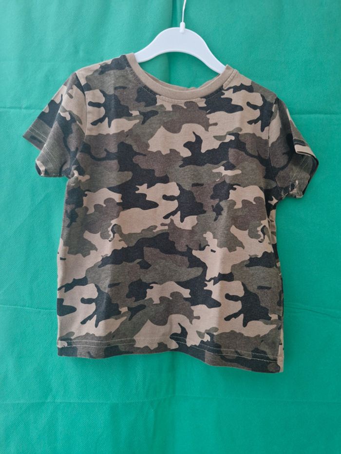 T-shirt manches courtes camouflage 2-3 ans 98 cm Primark - photo numéro 2