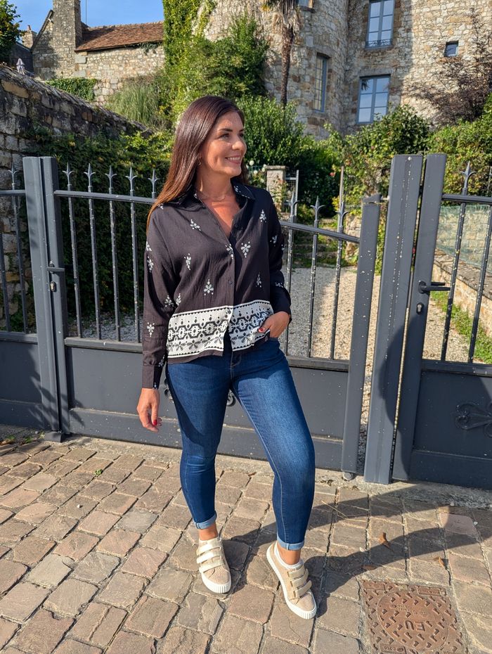 Chemise Saumur noir/écru à motifs
Taille S/M - photo numéro 2