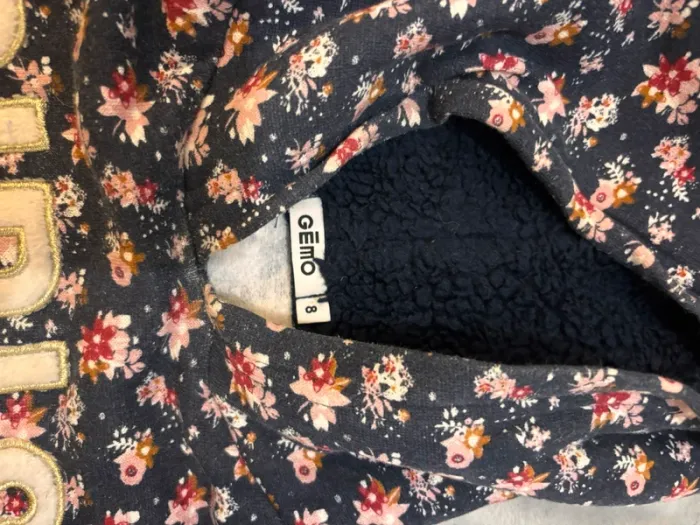 Pull à capuche gémi 8 ans - photo numéro 4