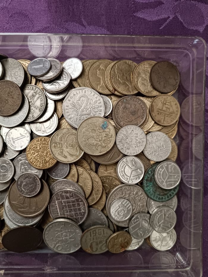 Lot d'anciennes pièces de monnaie française et étrangère - photo numéro 3