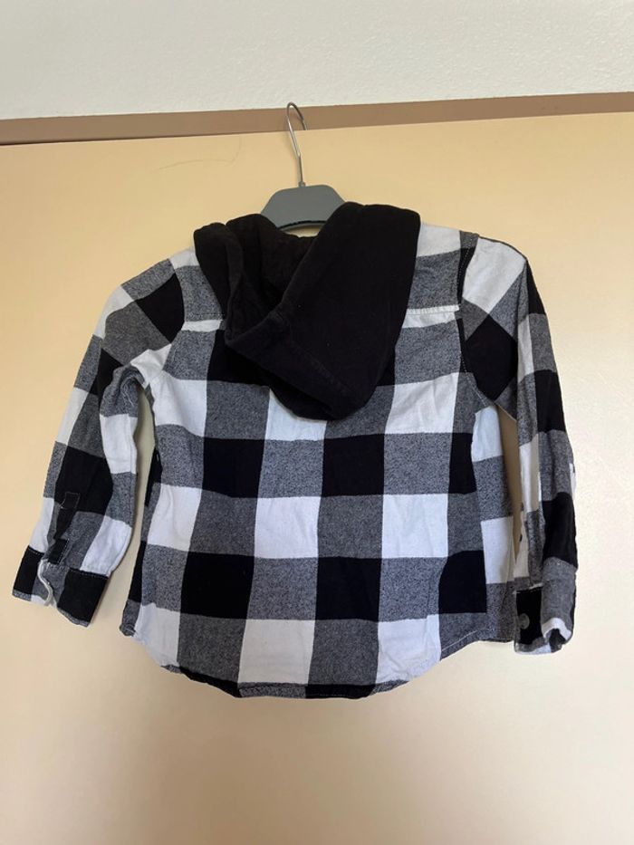 Sur chemise - photo numéro 2