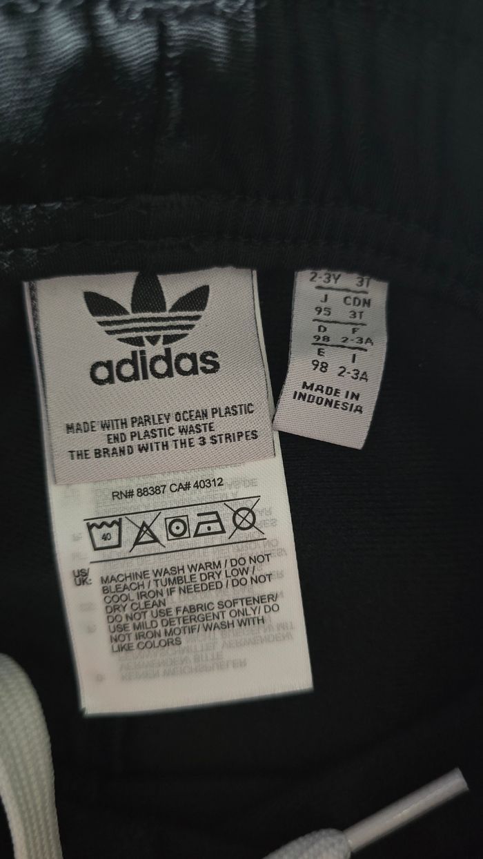 NEUF (non porté) 🏷🥰🤩 survêtement ADIDAS unisex 3 ans 🥰🤩(ferme) - photo numéro 7