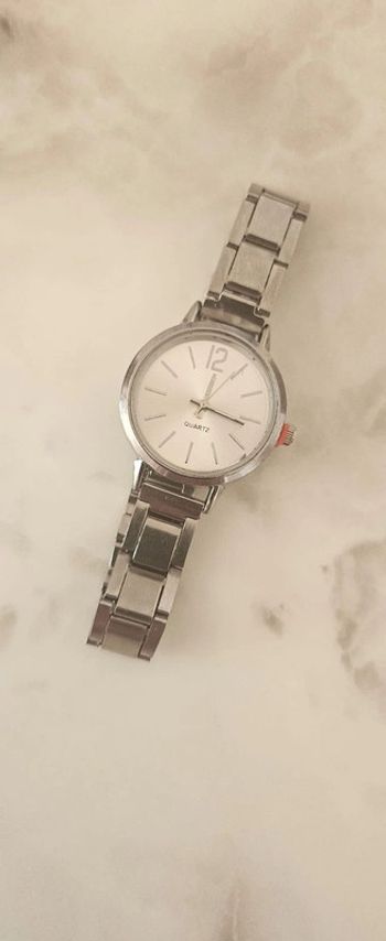 Montre argentée
