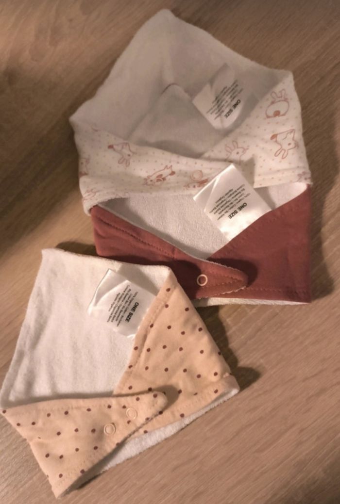 Bandana/bavoir - photo numéro 2