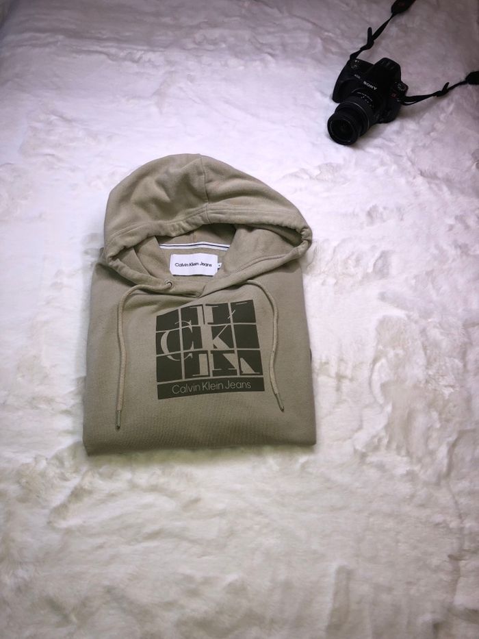 Pull homme Calvin Klein, vert, très bon état taille M